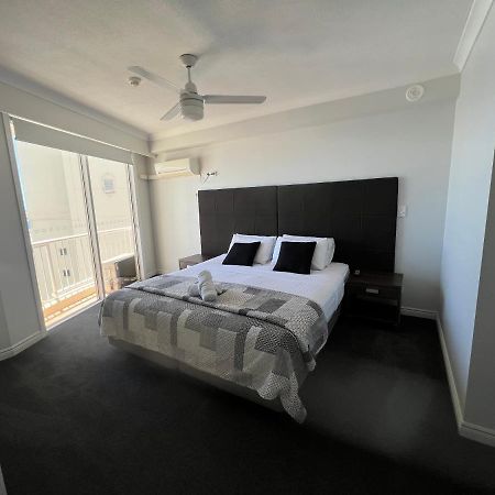 Stunning 2 Bedroom Ocean View Apartment Gold Coast Kültér fotó