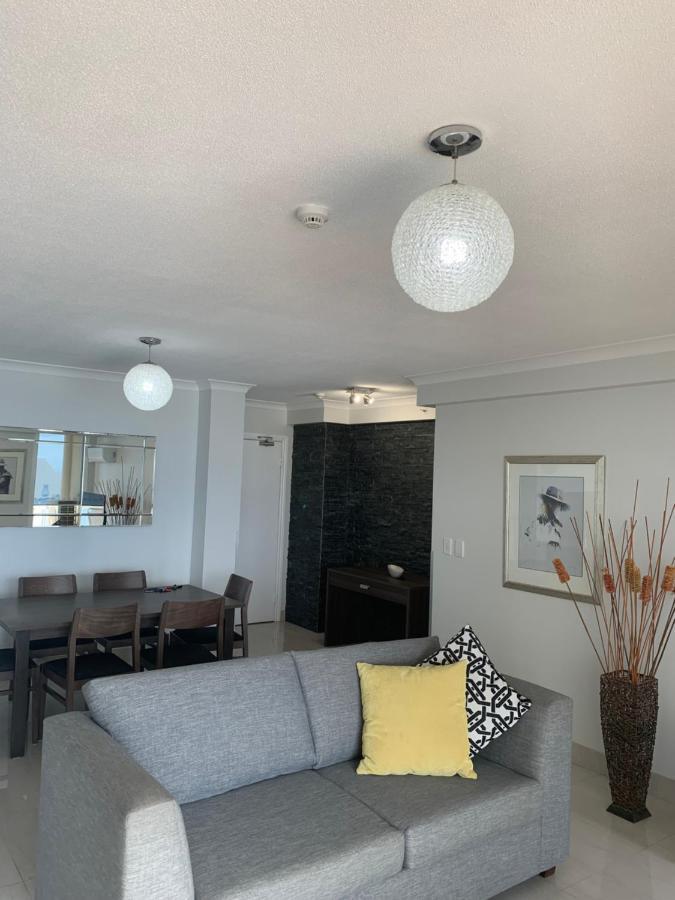 Stunning 2 Bedroom Ocean View Apartment Gold Coast Kültér fotó