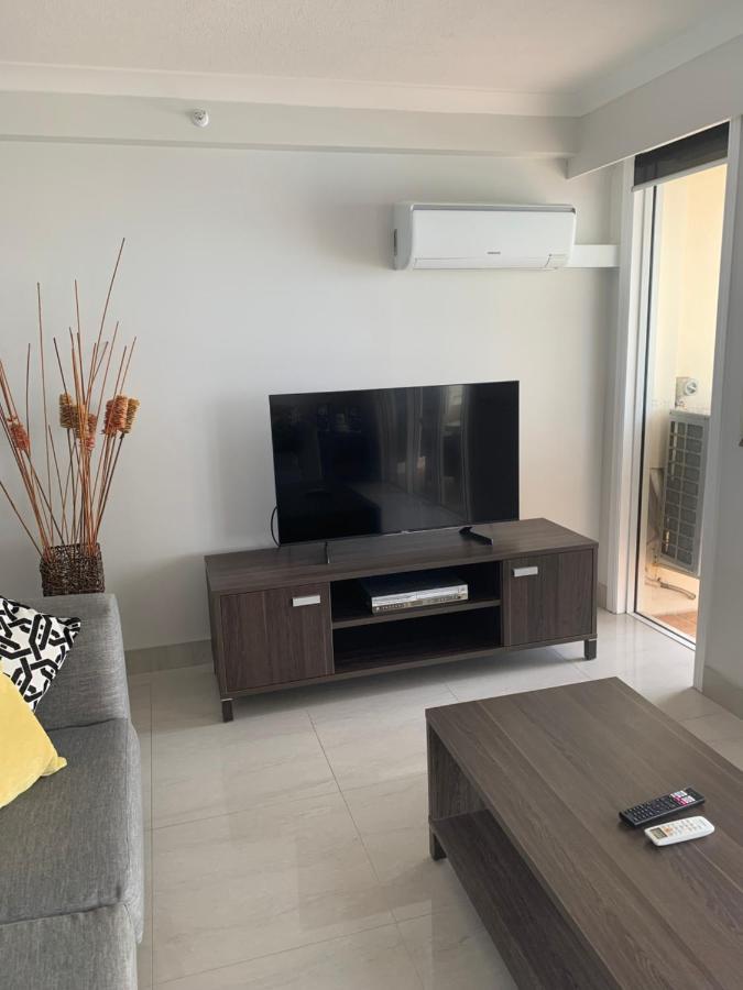 Stunning 2 Bedroom Ocean View Apartment Gold Coast Kültér fotó