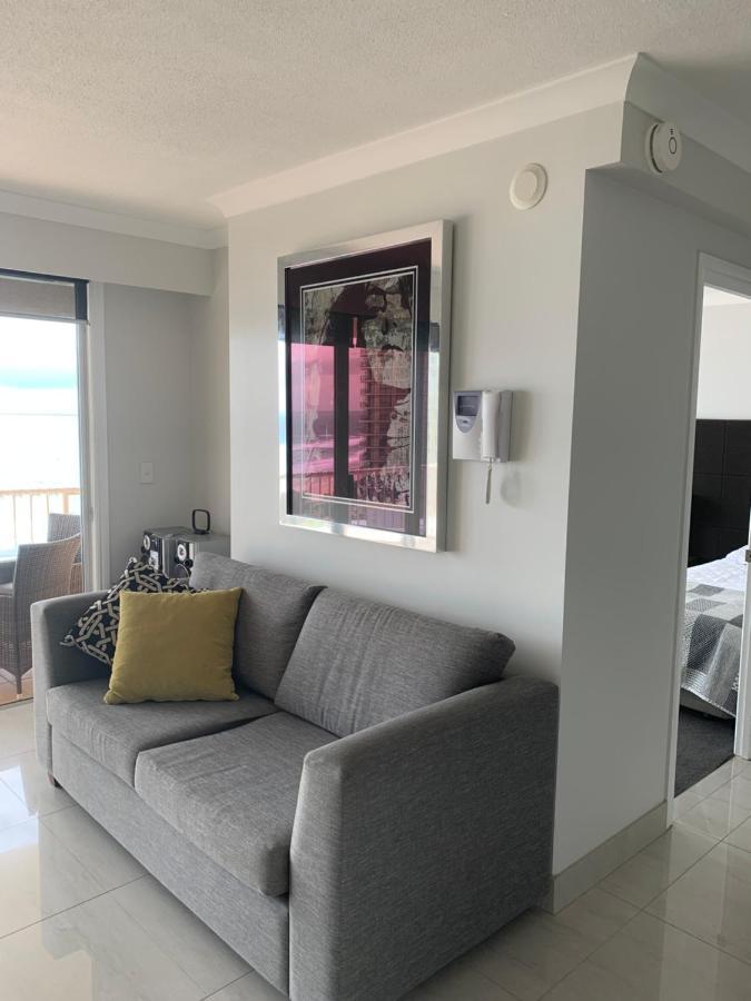 Stunning 2 Bedroom Ocean View Apartment Gold Coast Kültér fotó