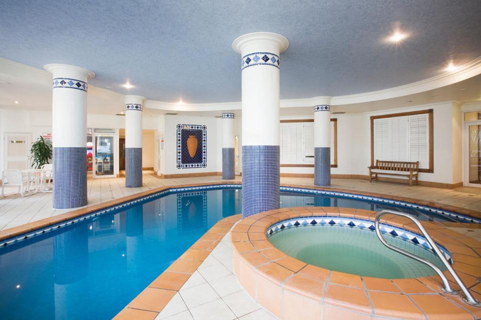 Stunning 2 Bedroom Ocean View Apartment Gold Coast Kültér fotó