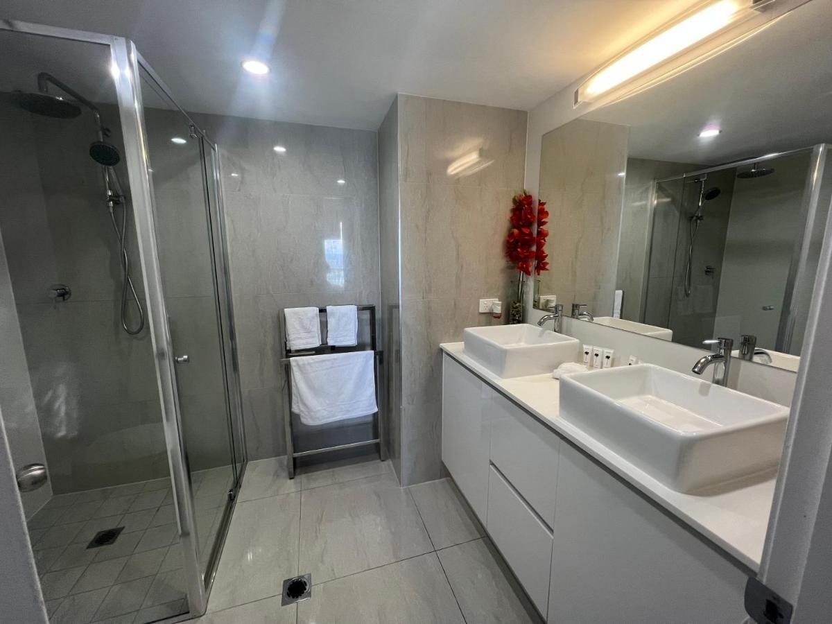 Stunning 2 Bedroom Ocean View Apartment Gold Coast Kültér fotó