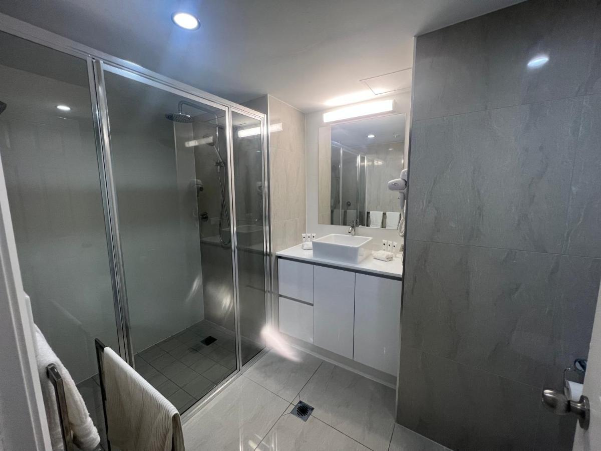Stunning 2 Bedroom Ocean View Apartment Gold Coast Kültér fotó